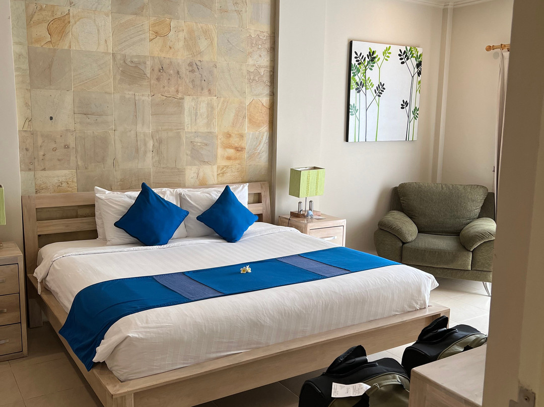 罗维纳酒店主图