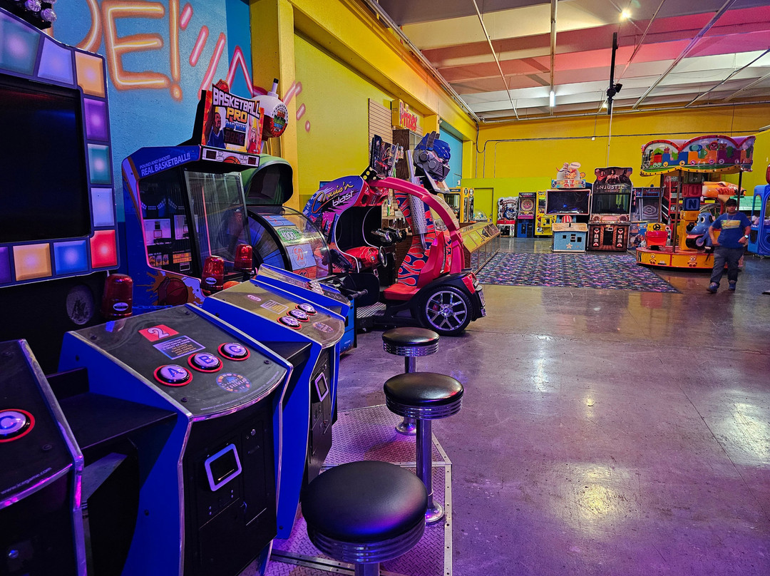 Xtreme Jump Trampoline Park-San Benito必去景点