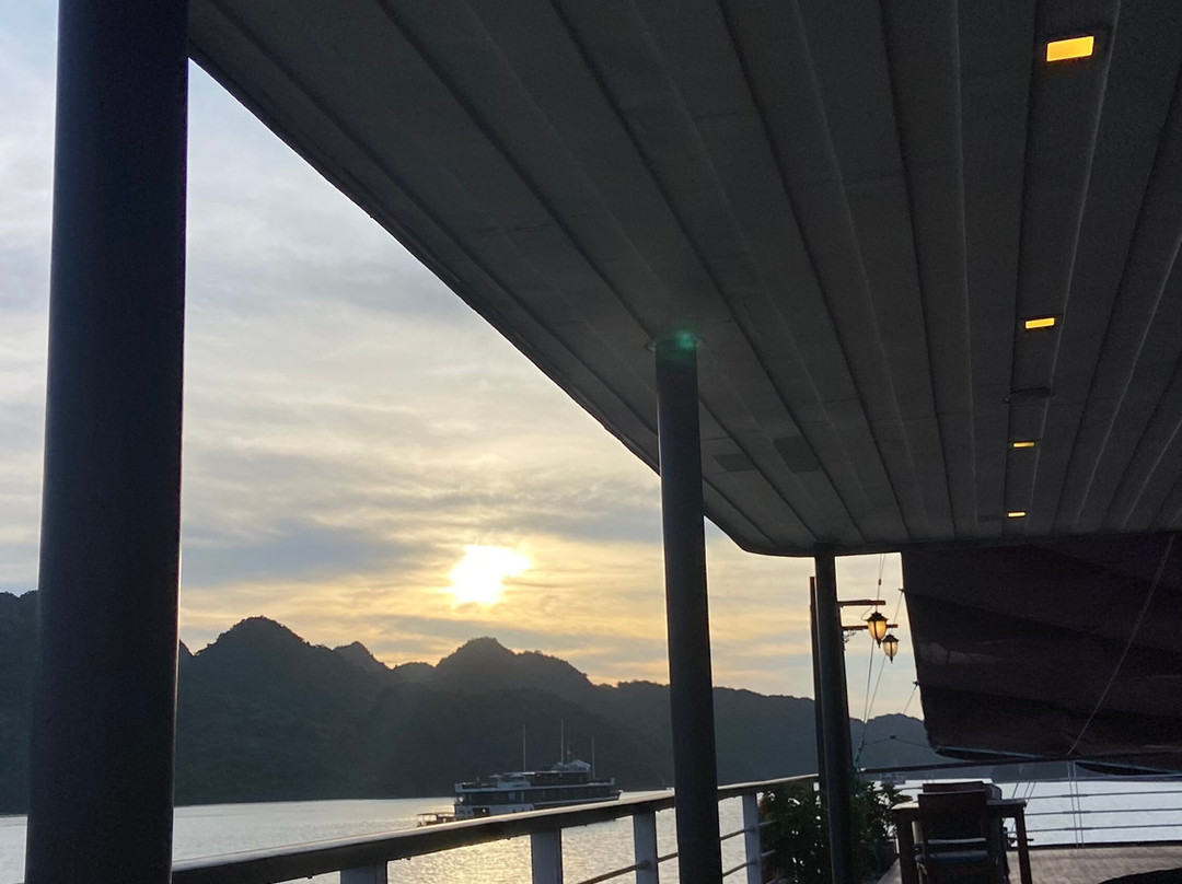 Halong Bay Cruises-下龙湾必去景点