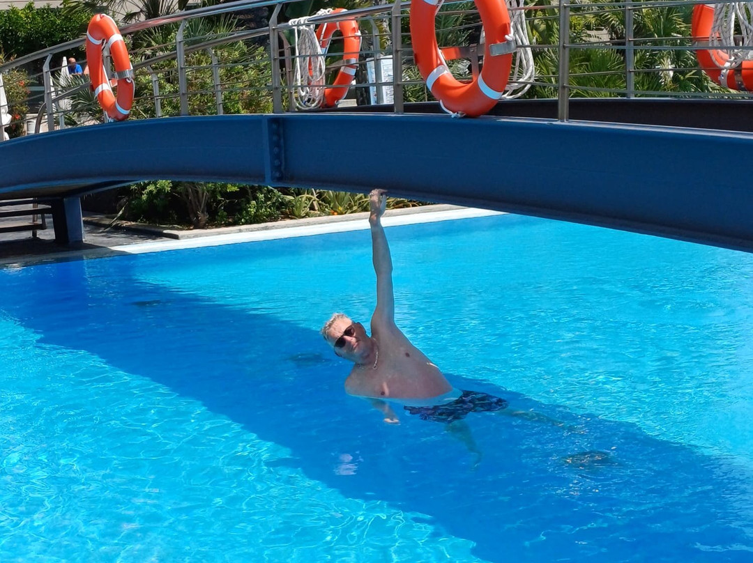 欧纳布拉瓦水族酒店主图