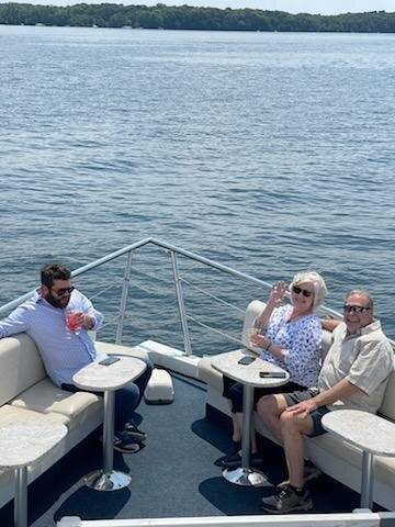 Wayzata Bay Charter Cruises景点图片