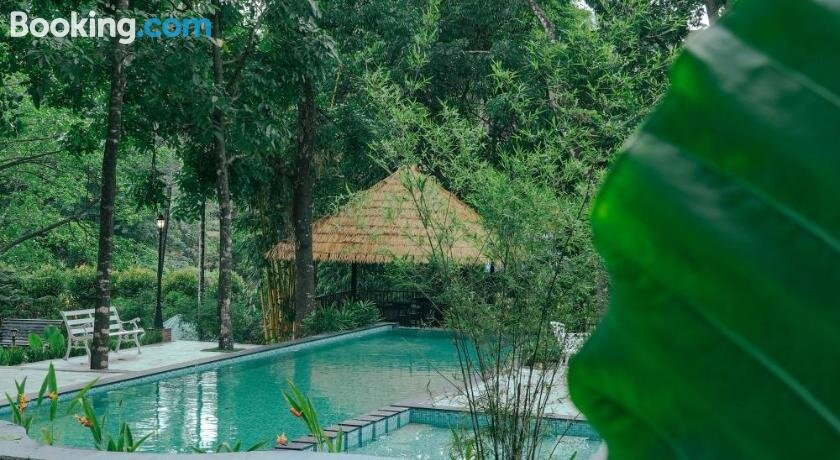 Athirapilly Palace Hydel