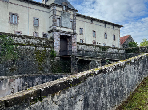 Citadel of Mendiguren-Saint-Jean-Pied-de-Port必去景点