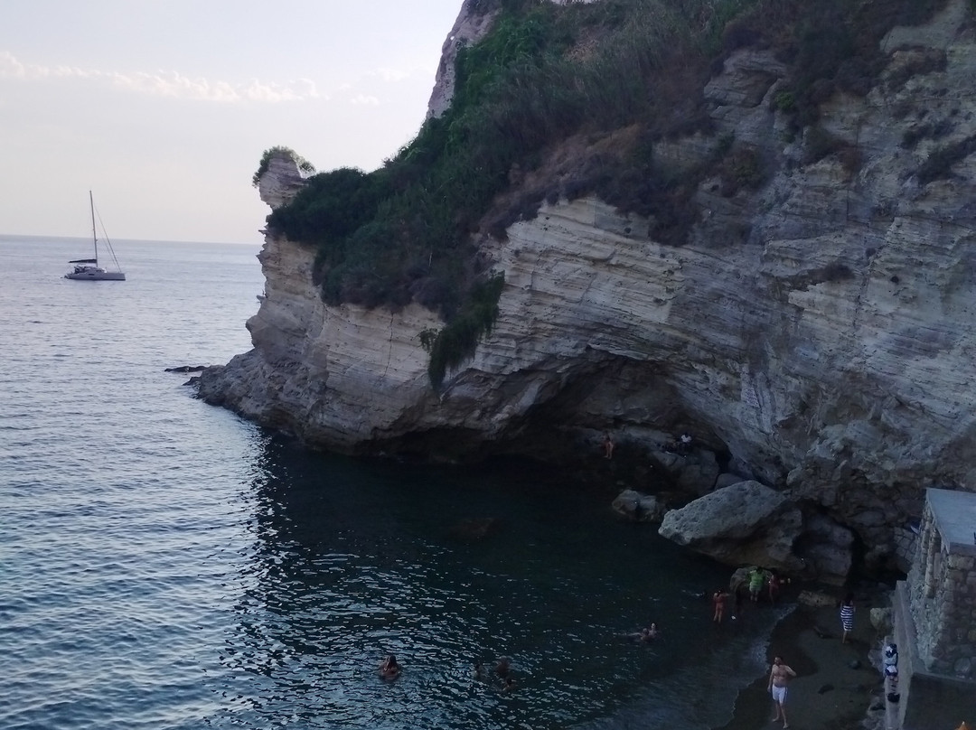 Spiaggia di Cava Grado景点图片