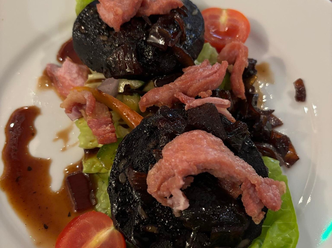 The Woodman Inn主图