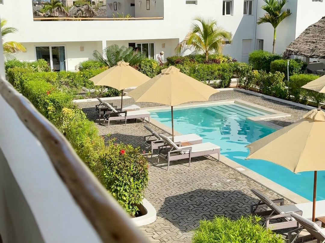 单桅帆船酒店主图