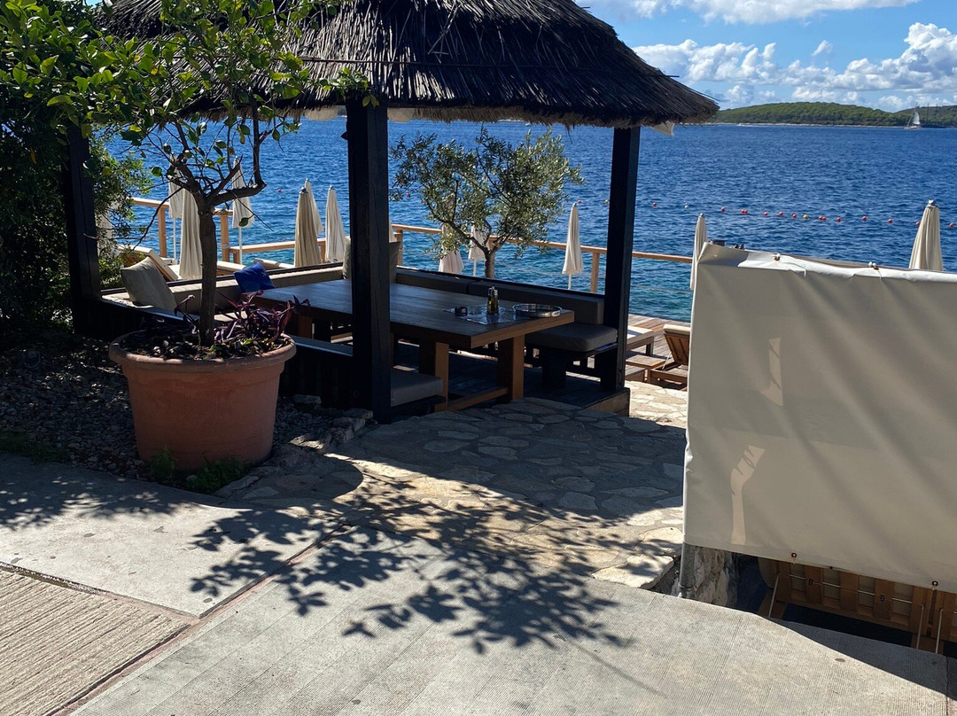 Hvar Beach景点图片
