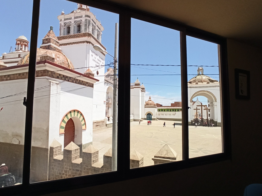 Mia Posada Copacabana