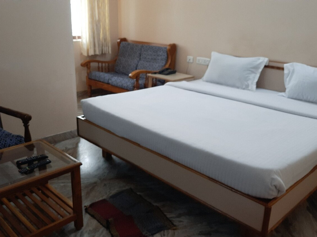 Hotel Saravana Grand主图