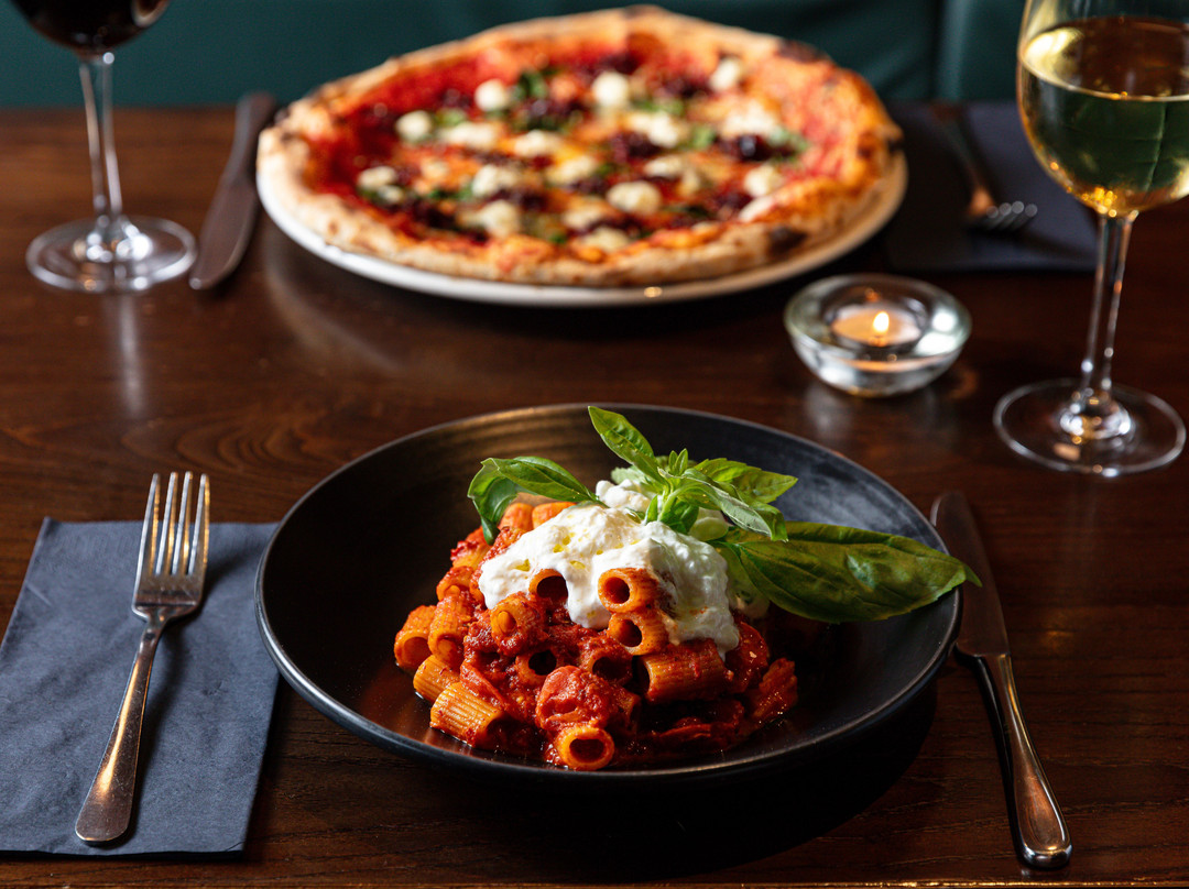 Tomo Pizzeria & Restaurant