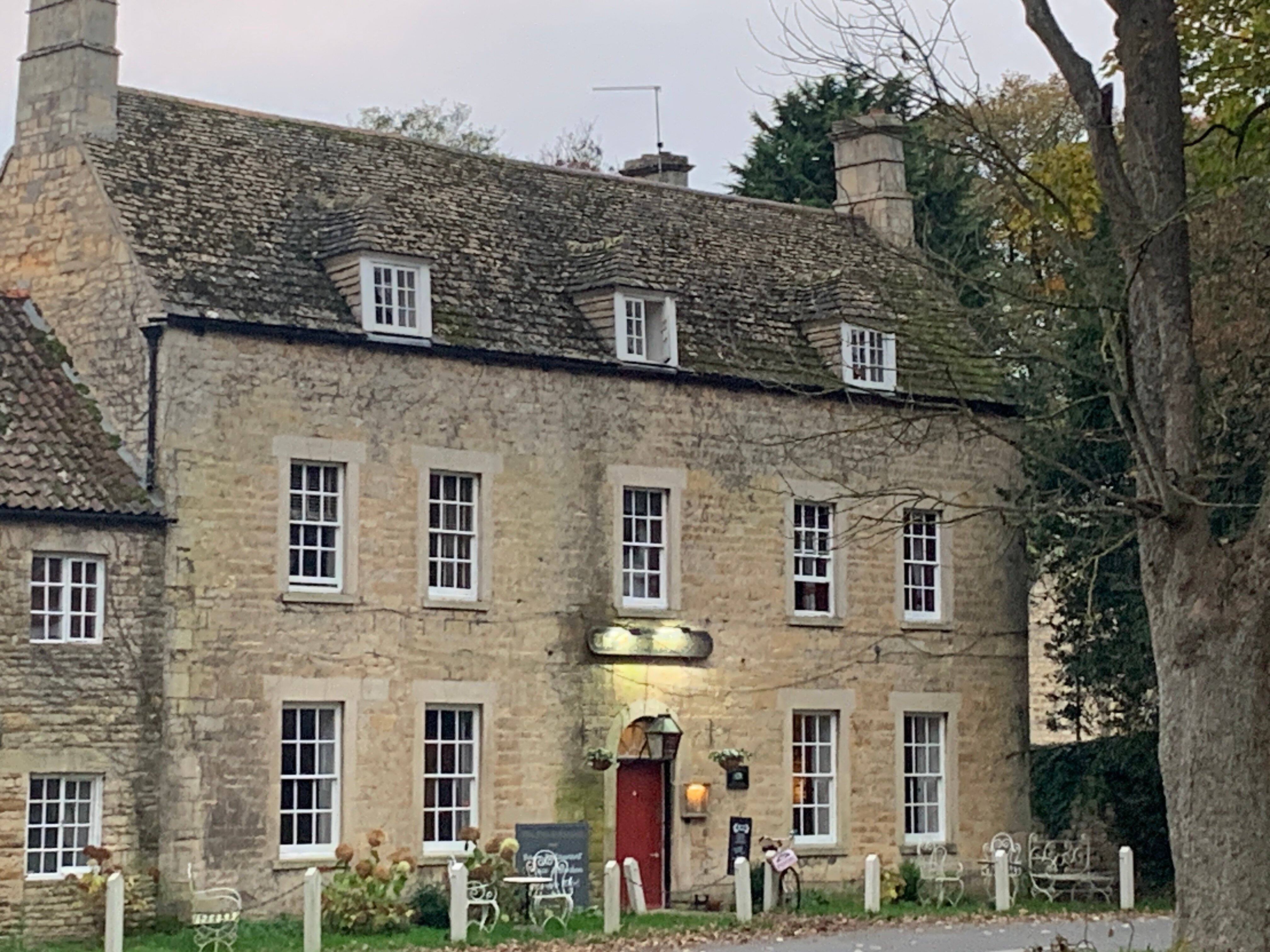 The Fox & Hounds Hotel-官方