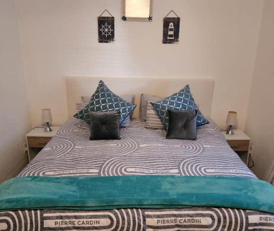 Six Valk Avenue Guest House主图