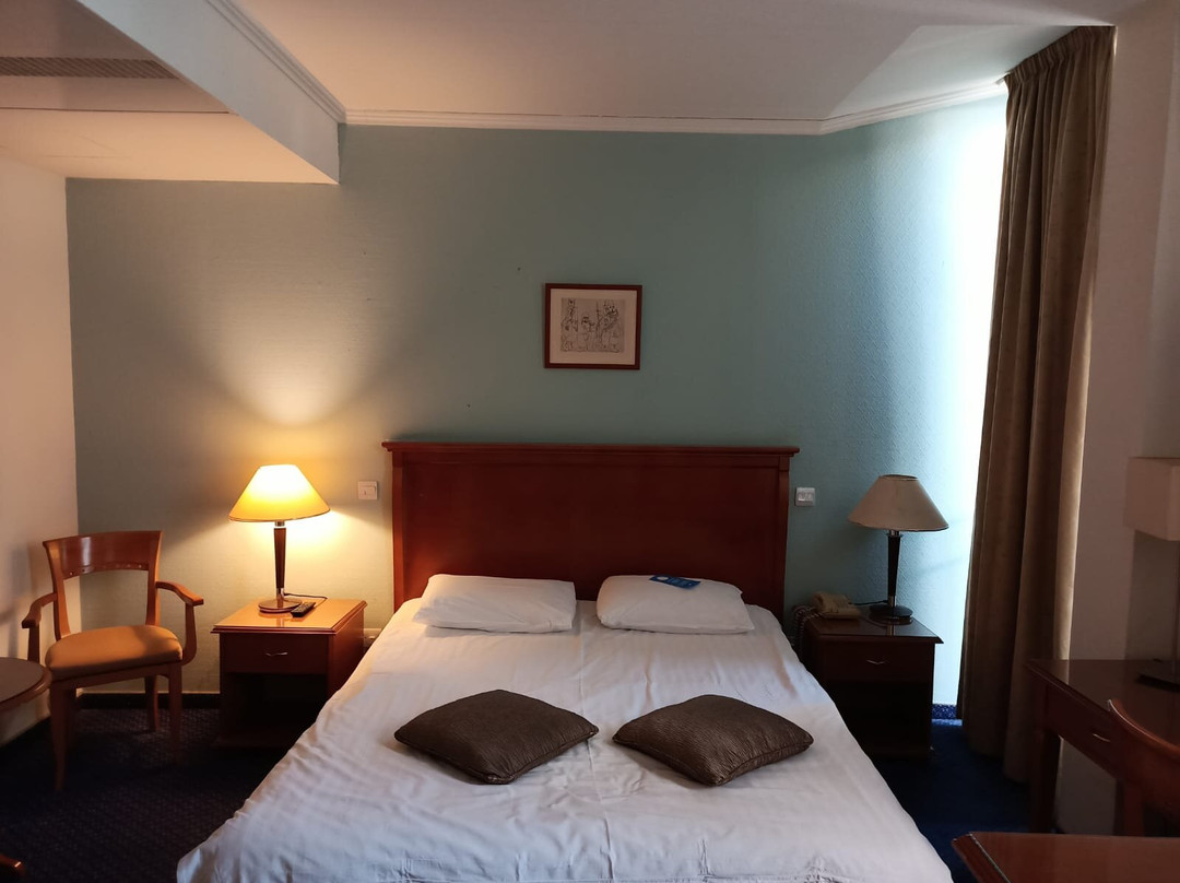 卡斯泰利酒店主图