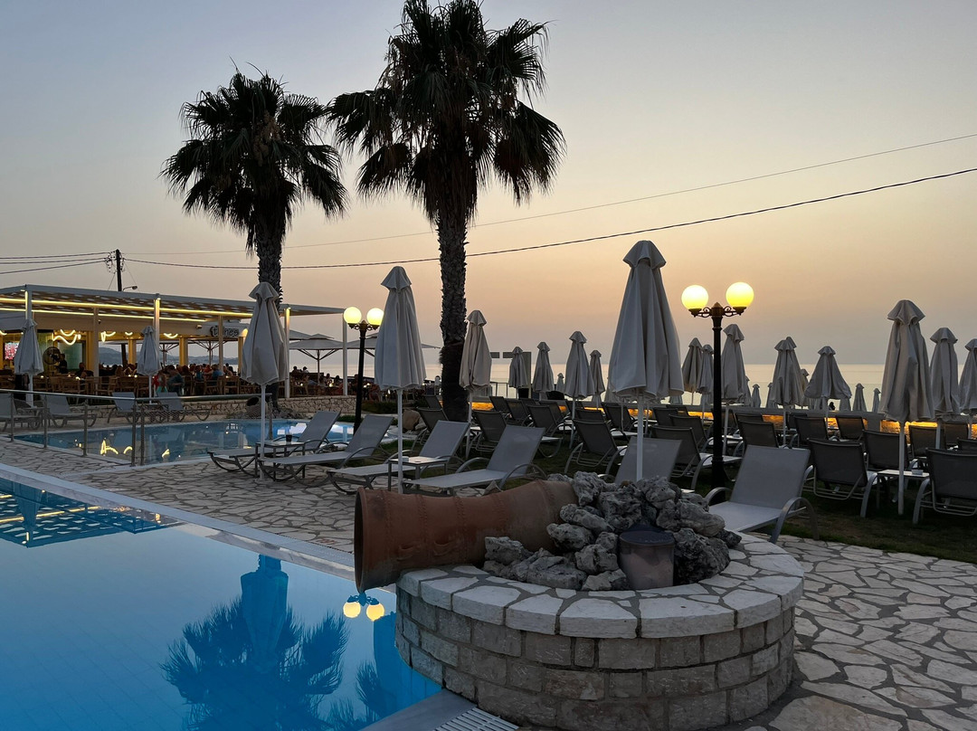 Acharavi Beach Hotel主图