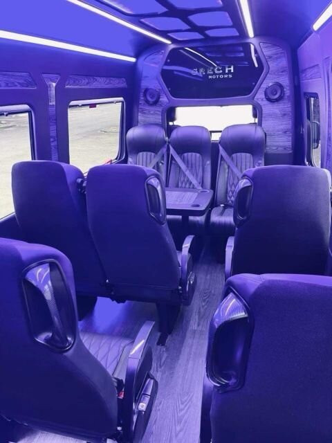 Lux4rides Limousine service and black car services-California City必去景点