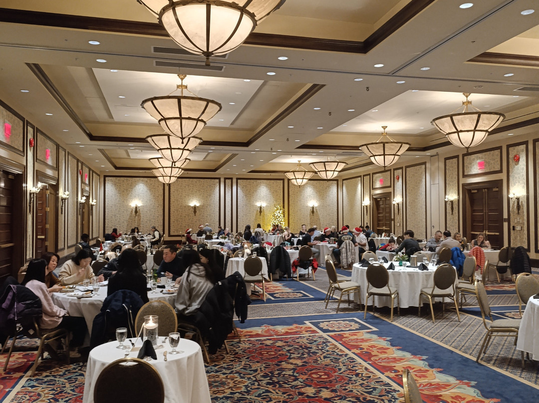 太阳峰会议中心大酒店主图
