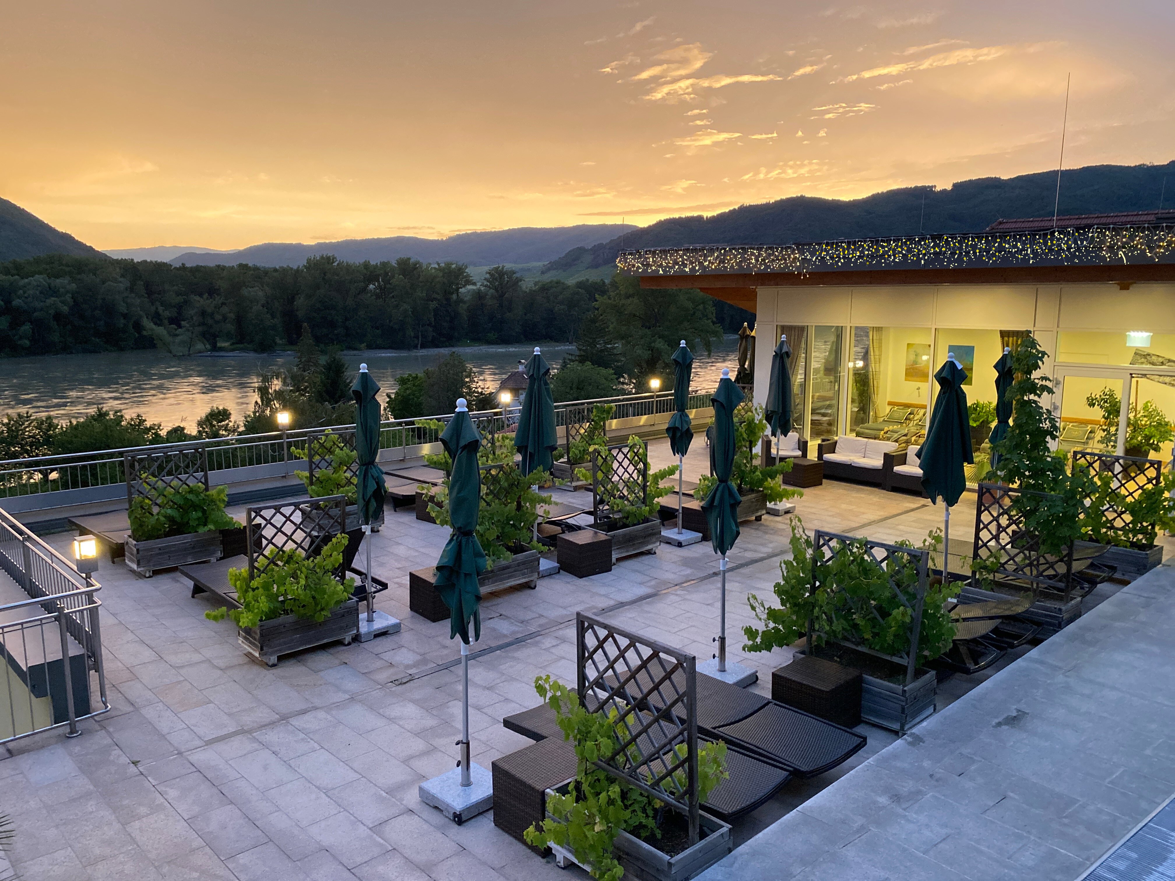 Gartenhotel & Weingut Pfeffel Durnstein-泳池