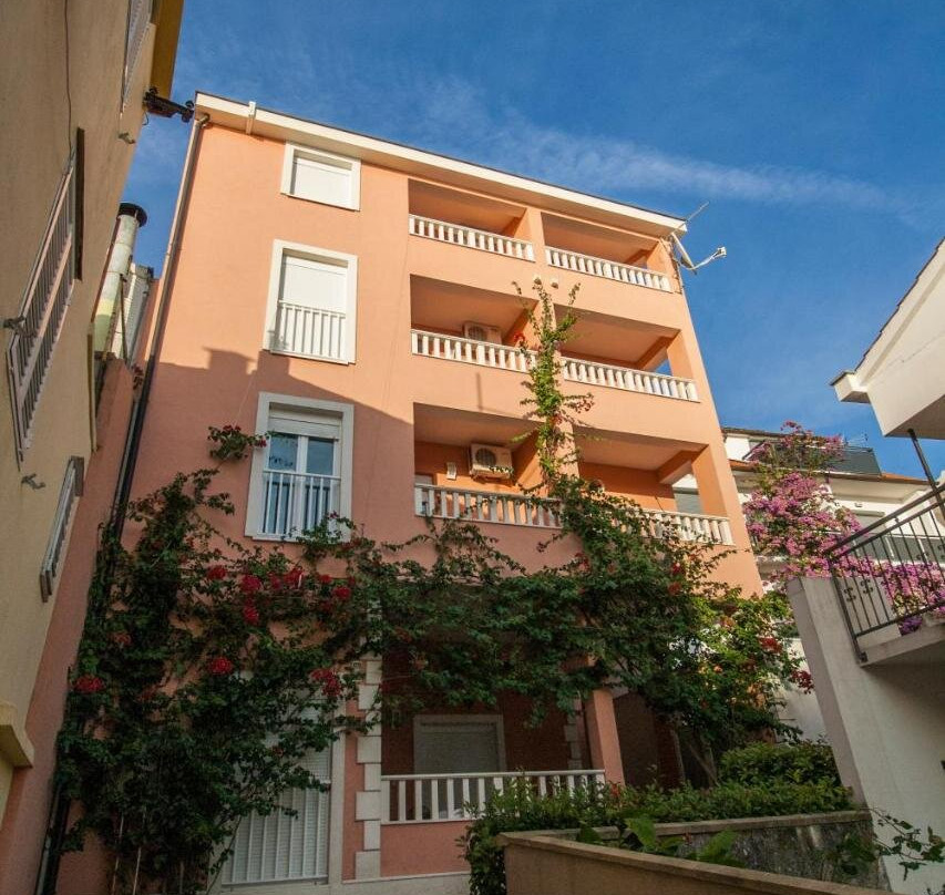 Apartments Knezovic