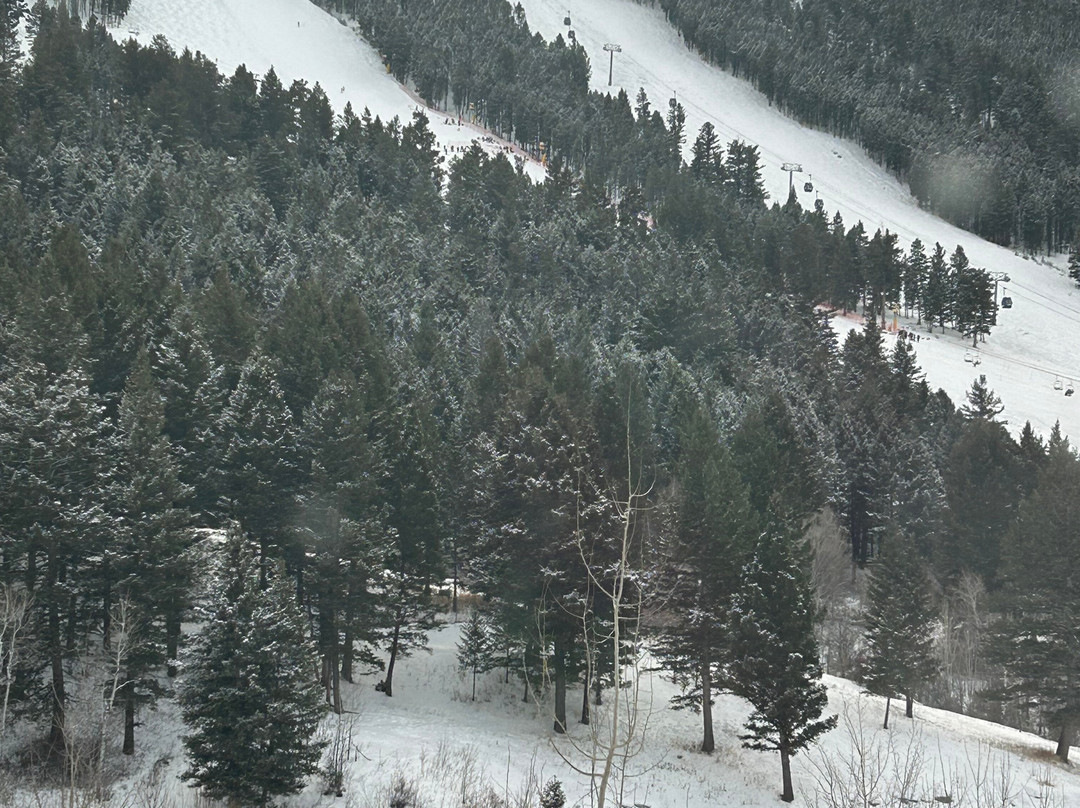 斯诺基恩度假酒店主图