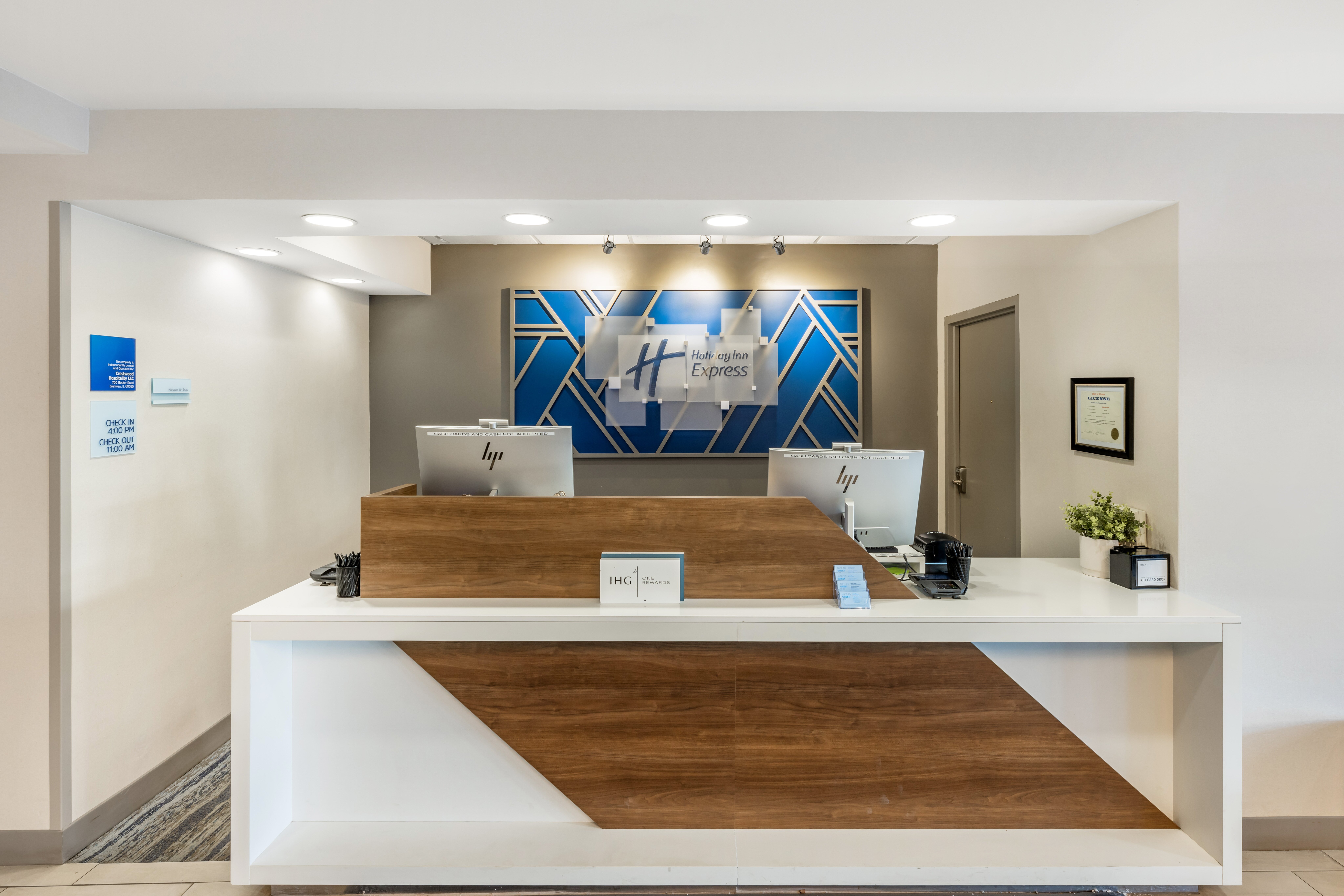 Holiday Inn Express Crestwood By IHG-浴室