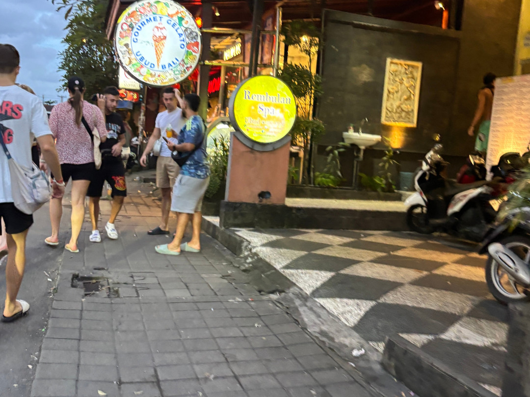 乌布市场-吉安雅必去景点