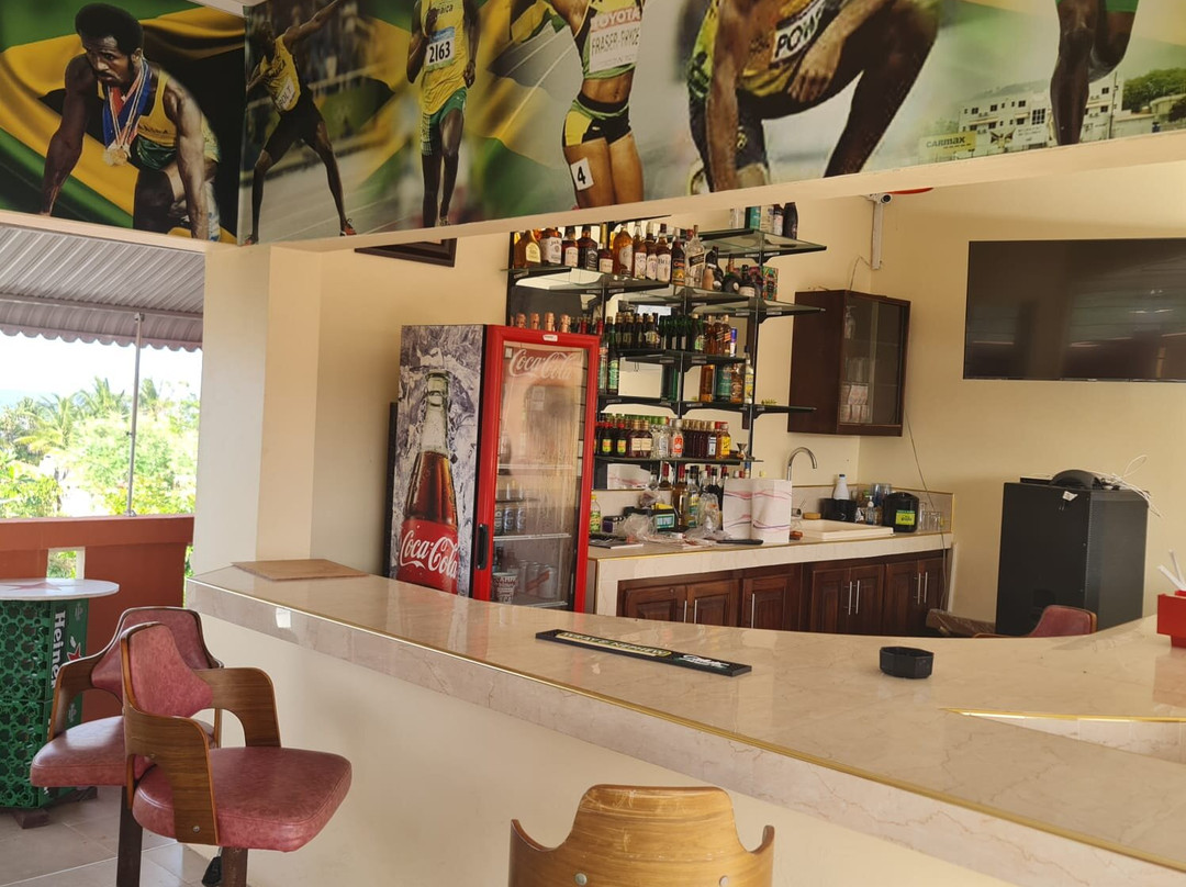 Paradise Place主图