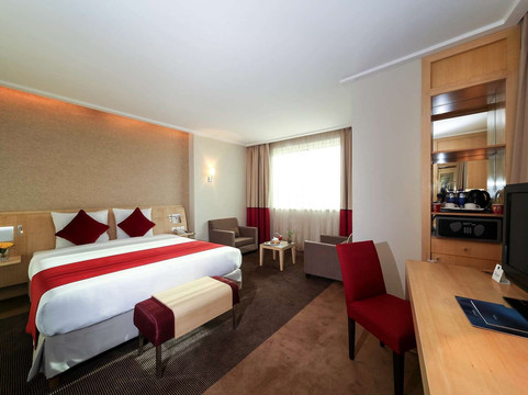 阿尔阿诺德诺富特酒店主图