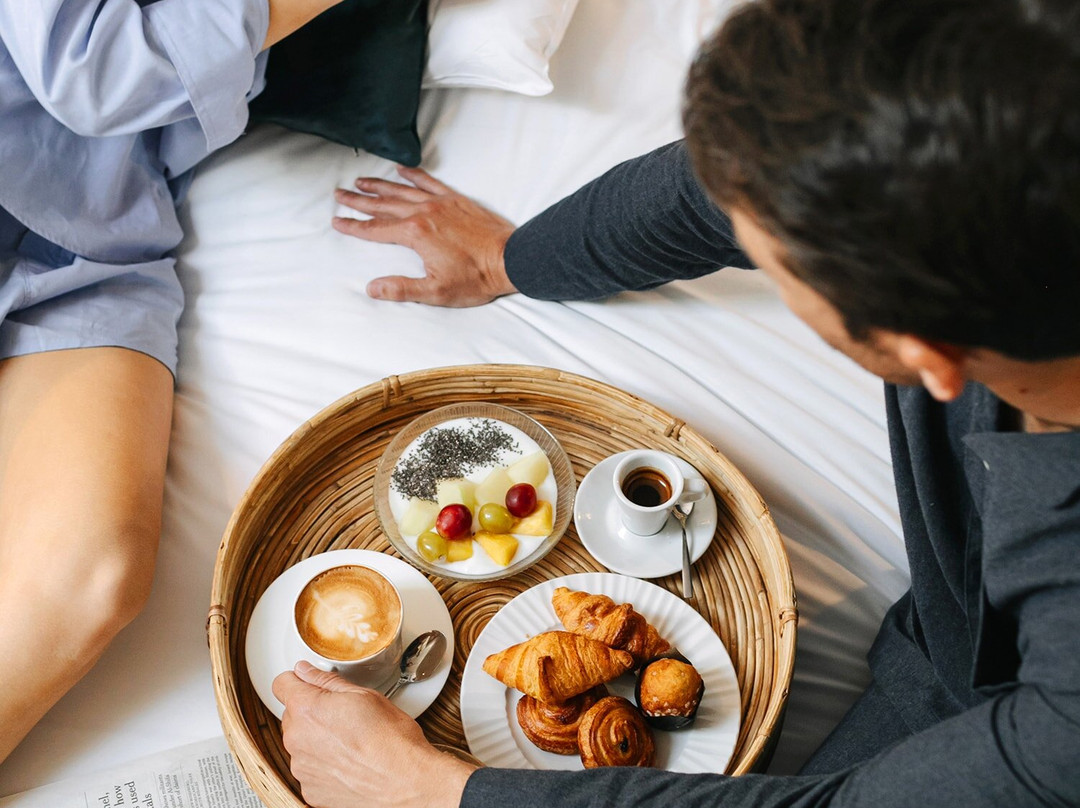 Room Mate Helen Berger主图