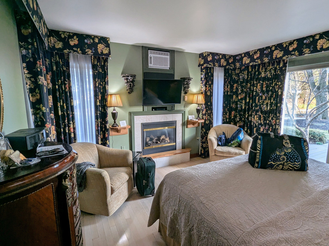 Twin Pine Manor Bed & Breakfast主图