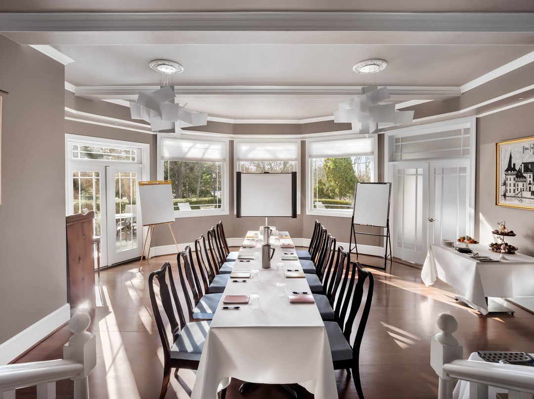 L'auberge Provencale Inn & Restaurant主图