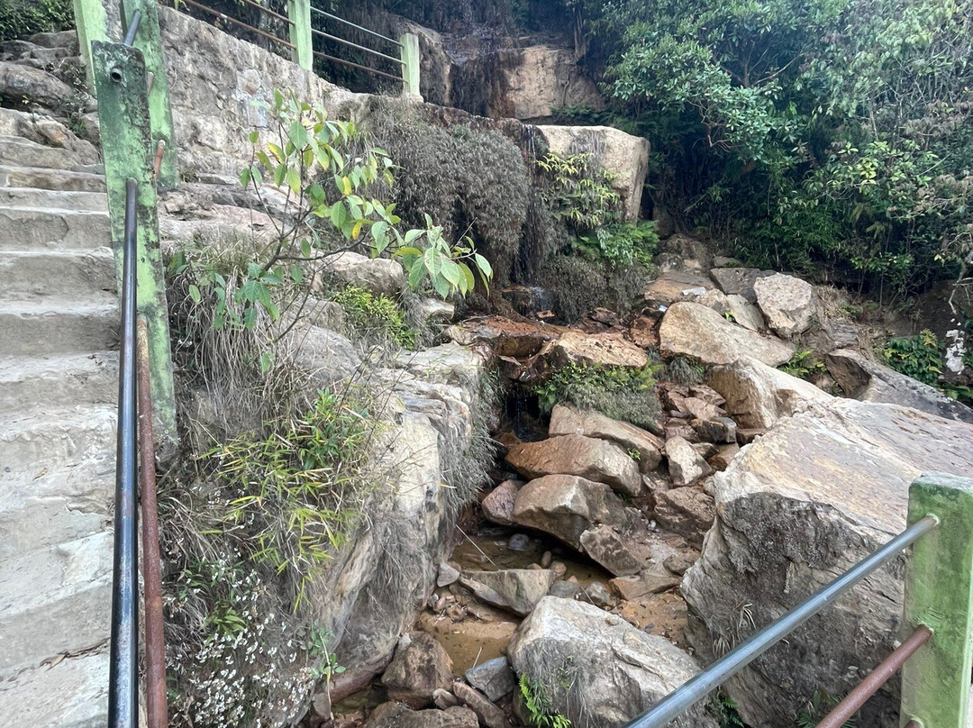 Wah Kaba Falls景点图片