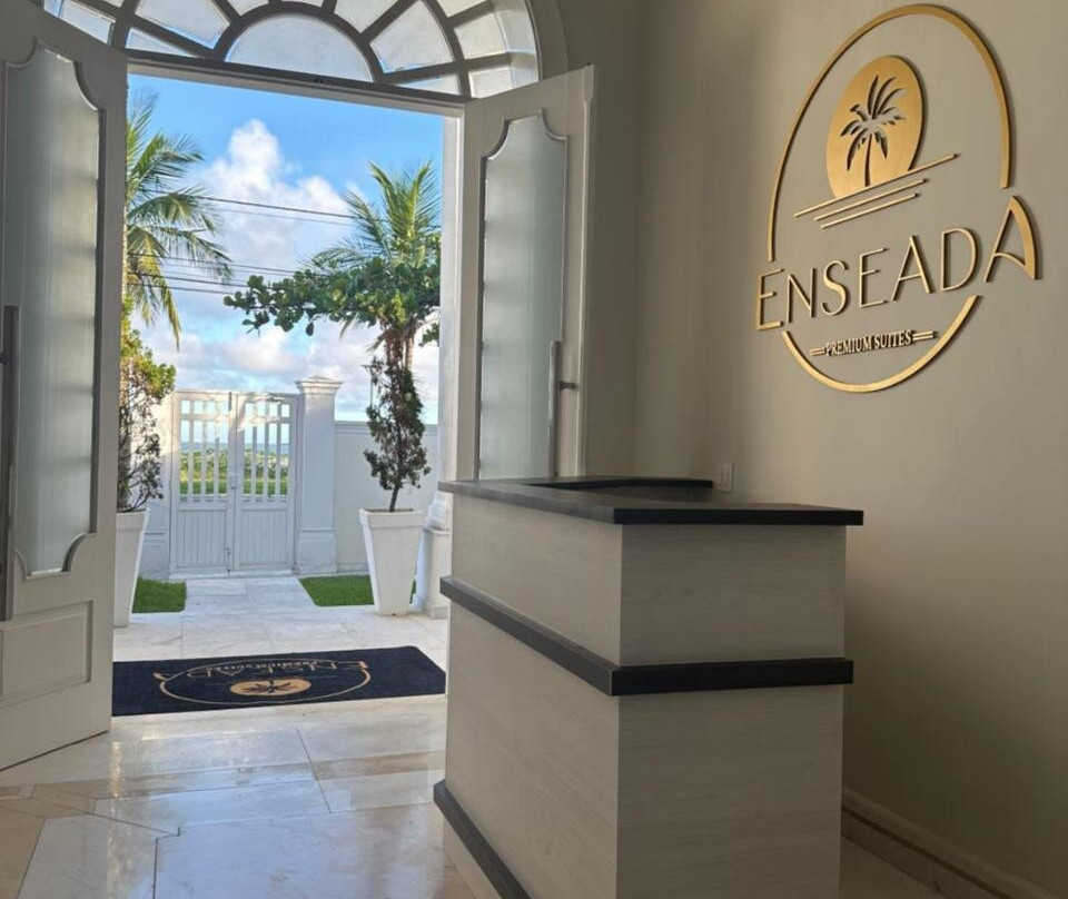 Enseada Premium Suites
