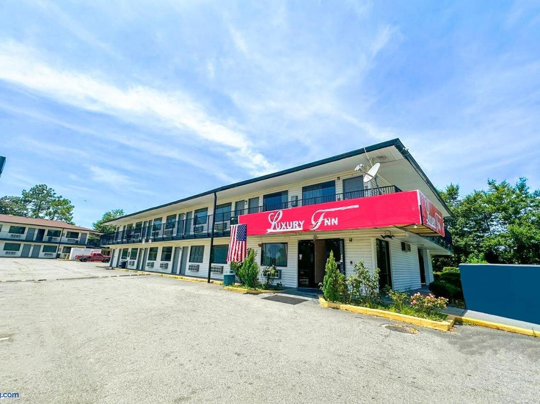 Luxury Inn By OYO Albany