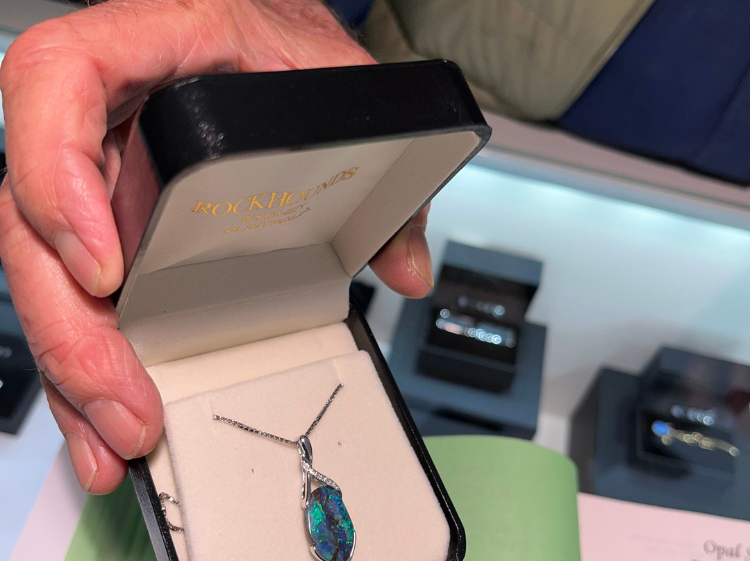 Opal Specialist Rockhounds-悉尼必去景点