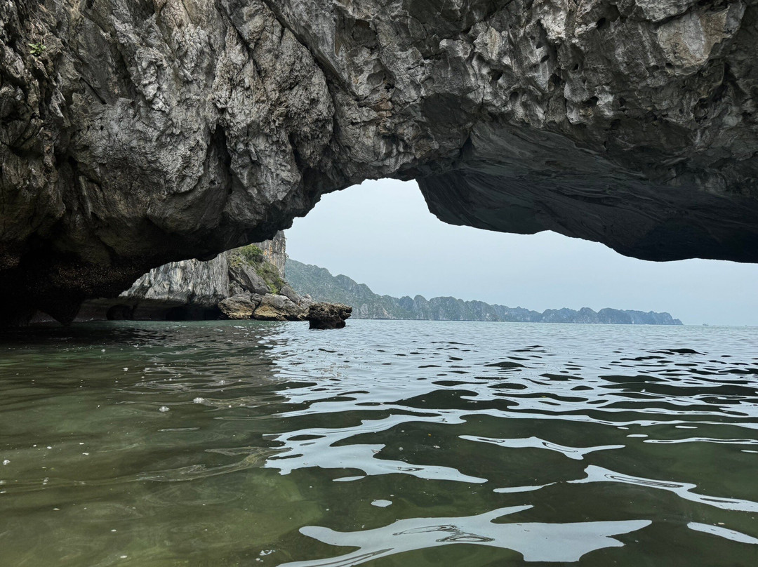 Halong Bay Cruises-下龙湾必去景点