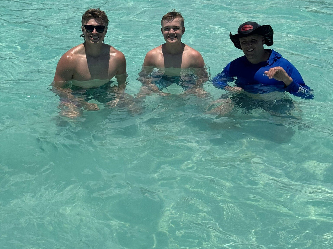 Wake To Wake Watersports-普罗维登西亚莱斯必去景点