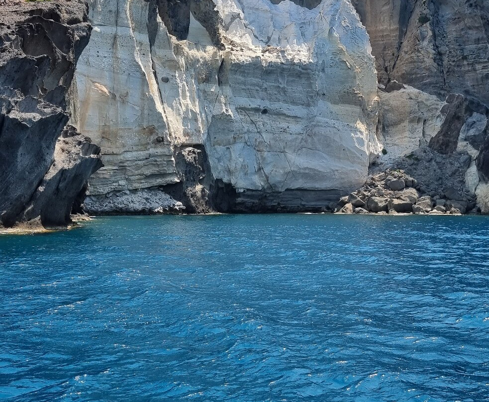 Aquatta Yachts-Adamas必去景点