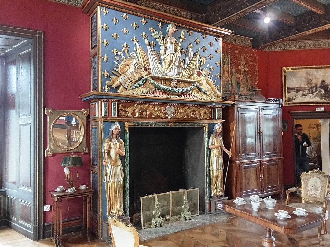 Chateau de Val-Lanobre必去景点