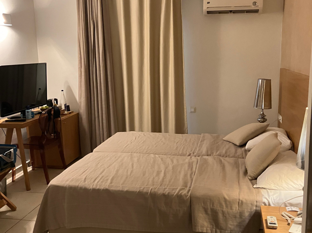 Golden Beach Hotel主图