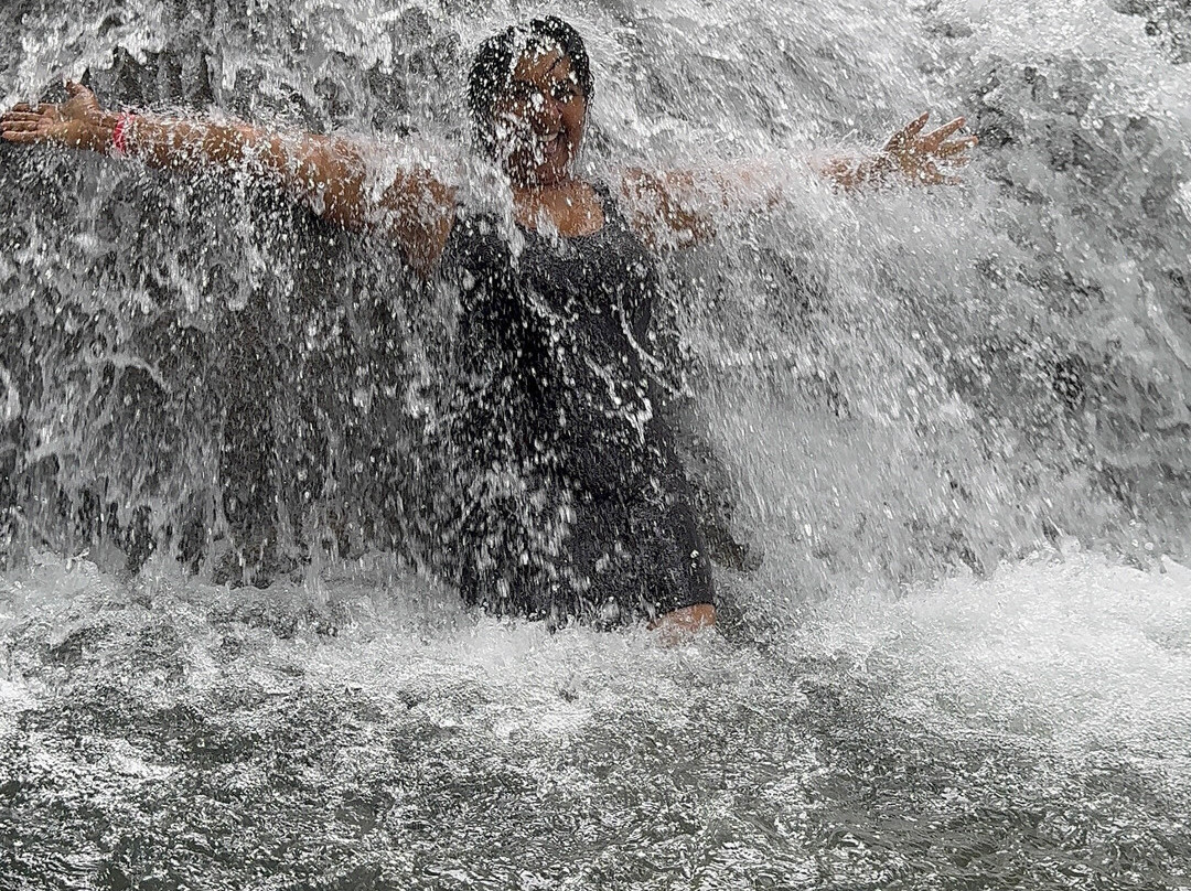 Benta River Falls-牙买加必去景点