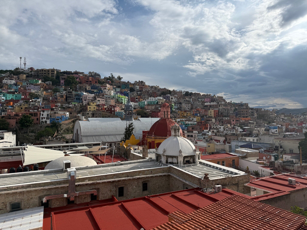 传统时尚酒店主图