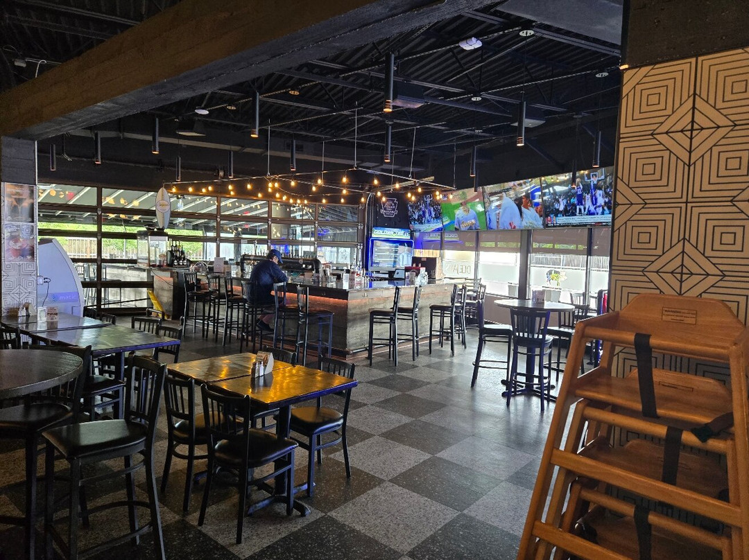 Dee Jay's Bbq Ribs & Grille - Collier