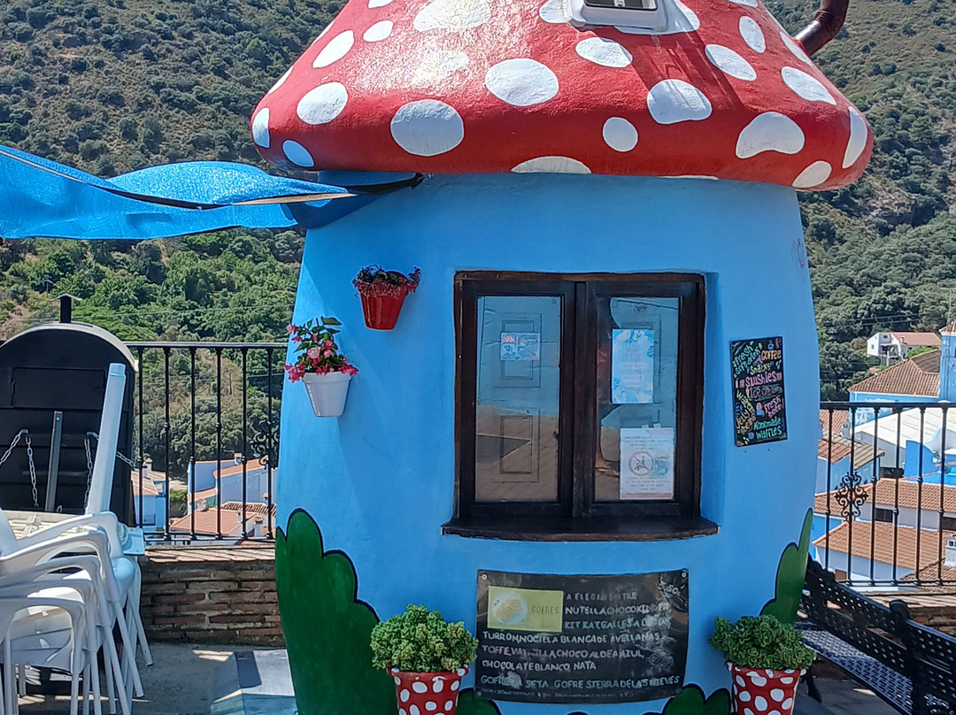 Juzcar, Malaga. El pueblo de los pitufos.-胡斯卡尔镇必去景点