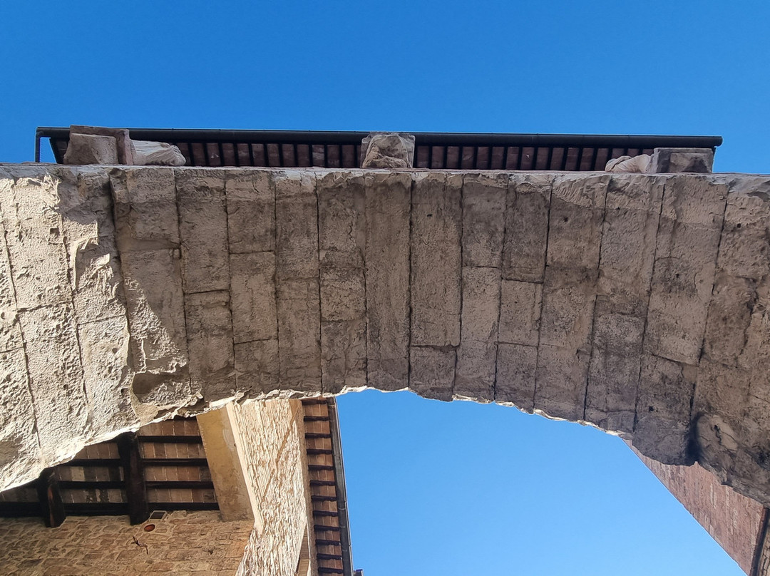 Porta Consolare-Spello必去景点