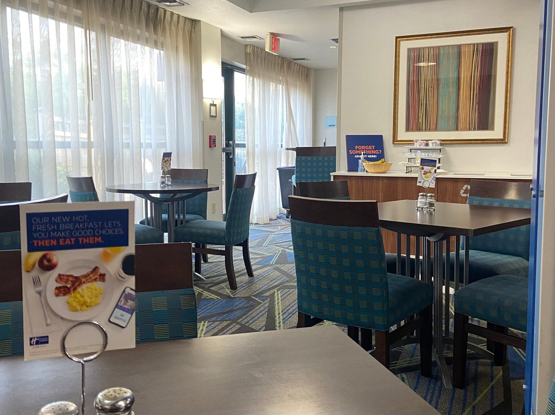 Holiday Inn Express & Suites Milwaukee-new Berlin By IHG主图