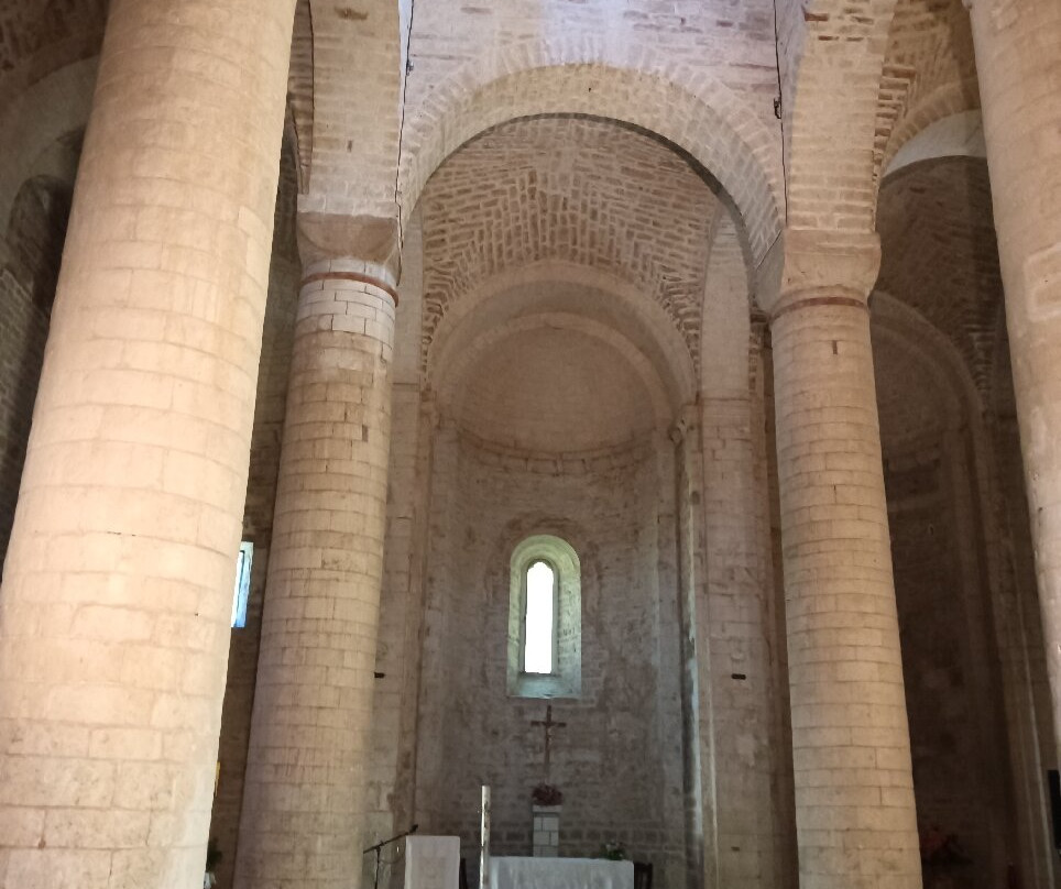 Abbazia di San Vittore delle Chiuse-Genga必去景点