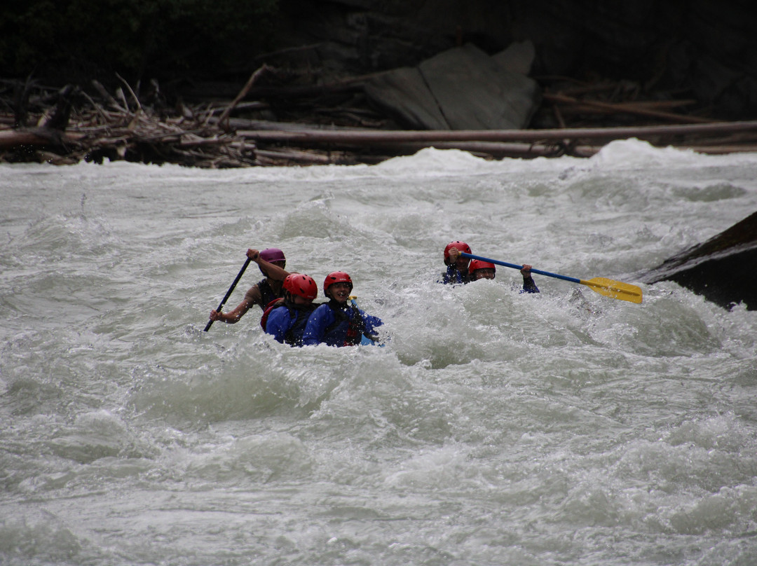 Mount Robson Whitewater Rafting Co.-维尔蒙特必去景点