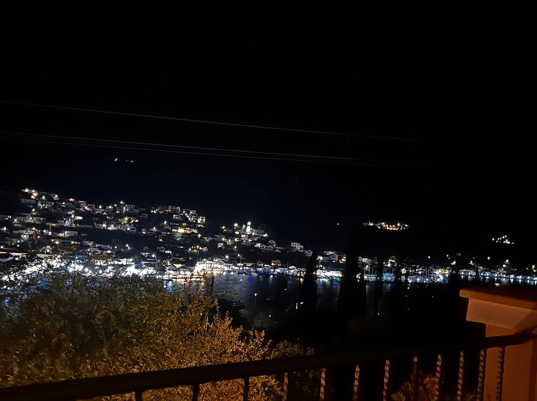 Adastra Ithaca Luxury Suites主图