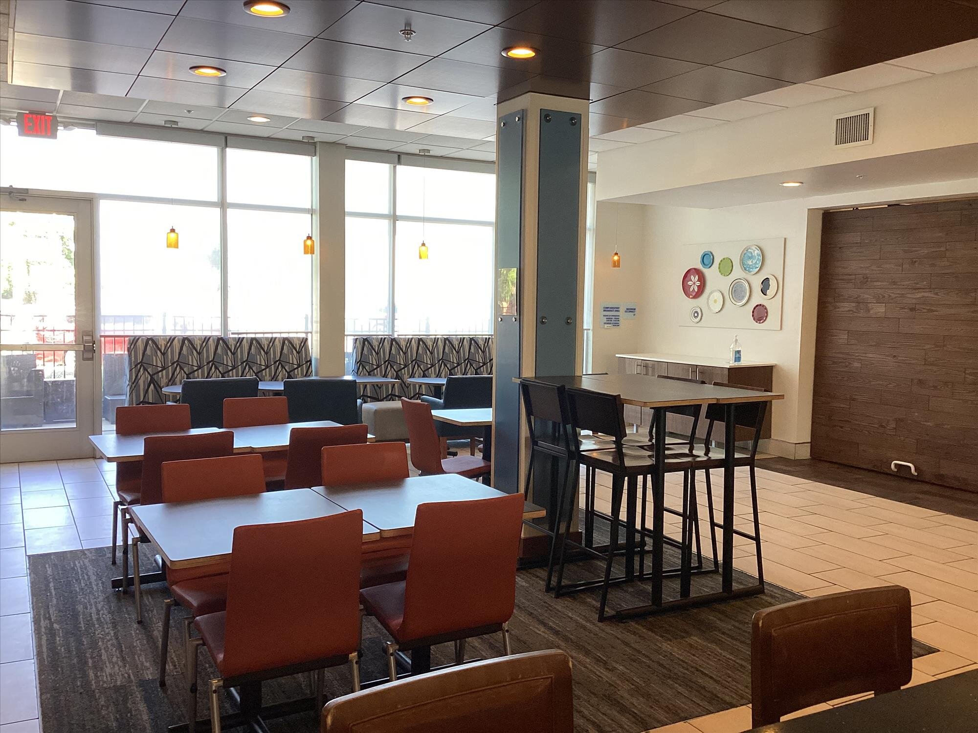 Holiday Inn Express & Suites Farmington Hills - Detroit By IHG-餐饮