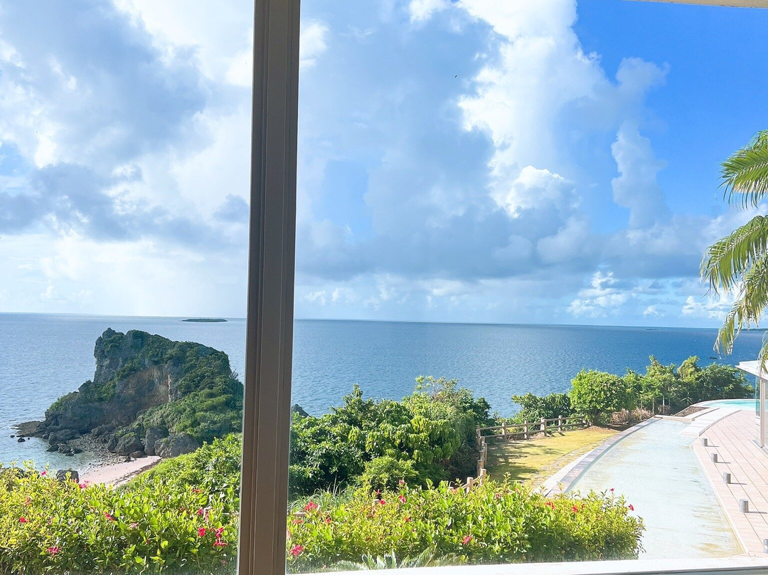 滨比嘉岛度假酒店主图